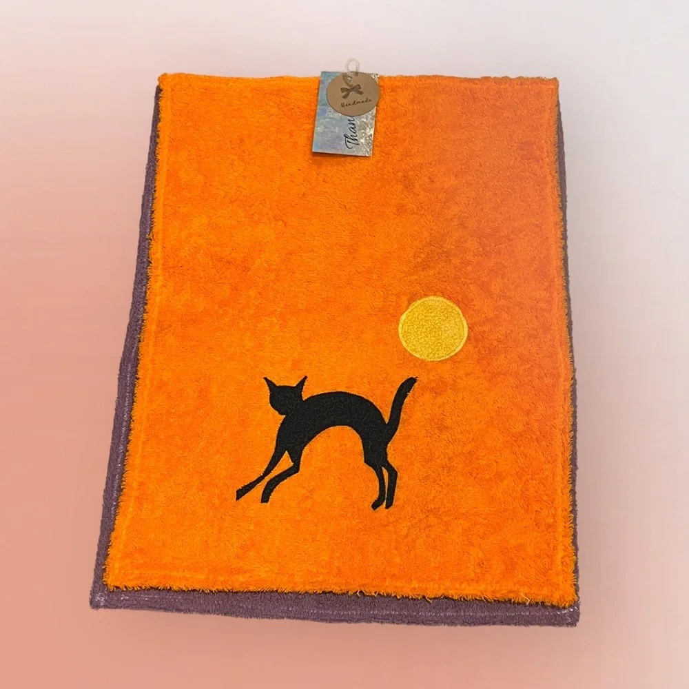 Lot/2 𝑯𝒂𝒏𝒅𝒎𝒂𝒅𝒆 Halloween Hand Towels - Picture 12 of 13